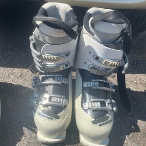 Salomon Ski Boots 23.5